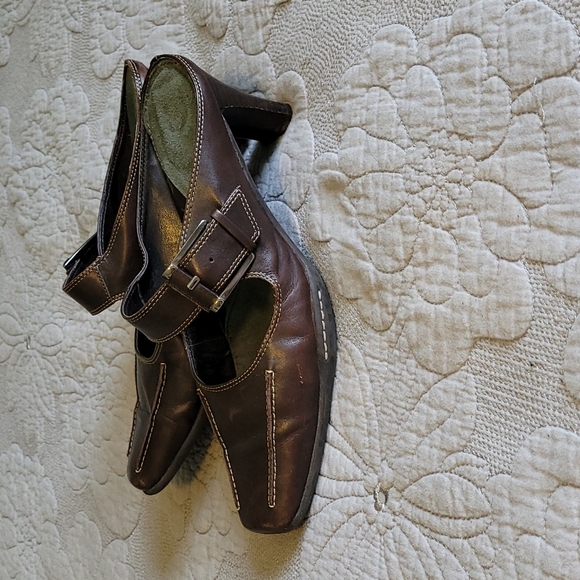 Aerosols size 9.5 brown slides - Picture 4 of 4